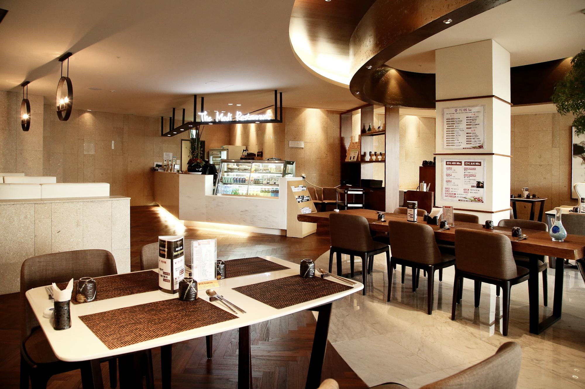 The Riverside Hotel 3*