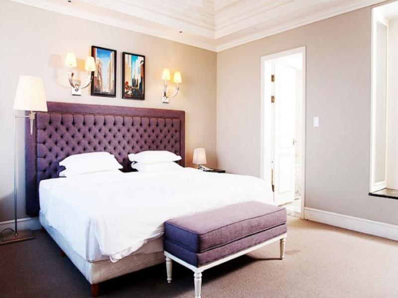 The Riverside 3*
